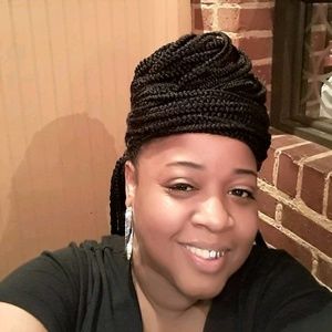 Meet your Posher, Lois